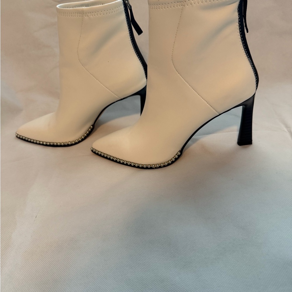 New BCBGENERATION Elegant Black and White ankle with Rhinestone Detailing size